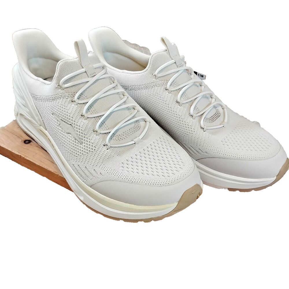 Avia Easy-On Size 11W Low Top Lace-Up Walking White Sneakers Mesh Rubber Y2K NEW